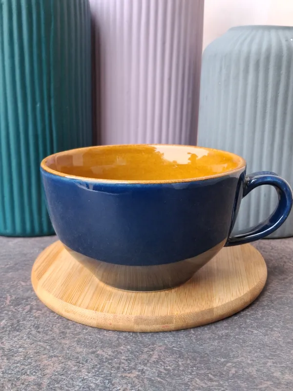 Blue_Ceramic_Coffee_Mug_Medium_Size_Stylish_Design_For_Enjoyable_Sips