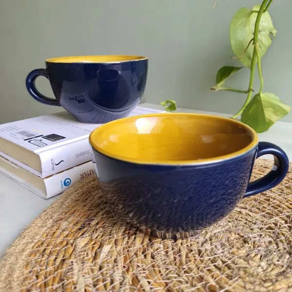 Blue_Ceramic_Coffee_Mug_Medium_Size_Stylish_Design_For_Enjoyable_Sips