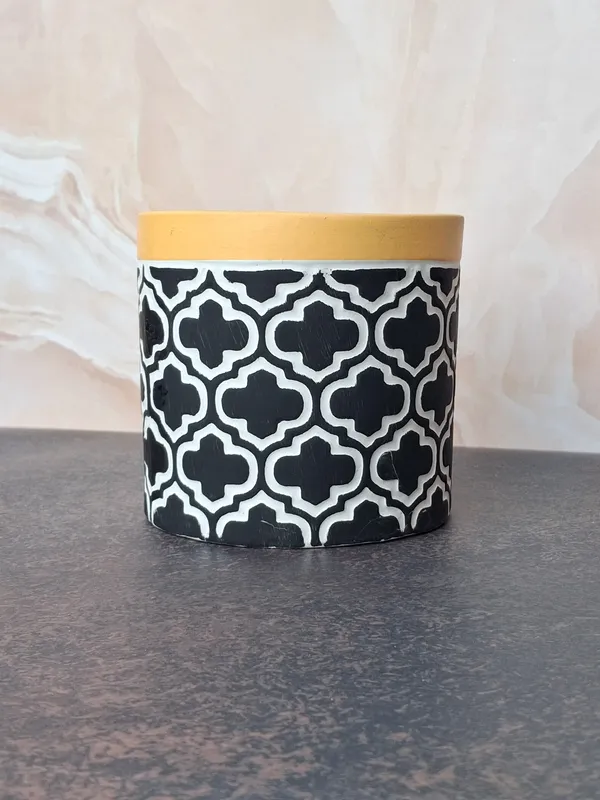 Ceramic_Handcrafted_Portable_Flower_Pot_Perfect_for_Small_Plants_&_Herbs-_Black(11x11x10cm)
