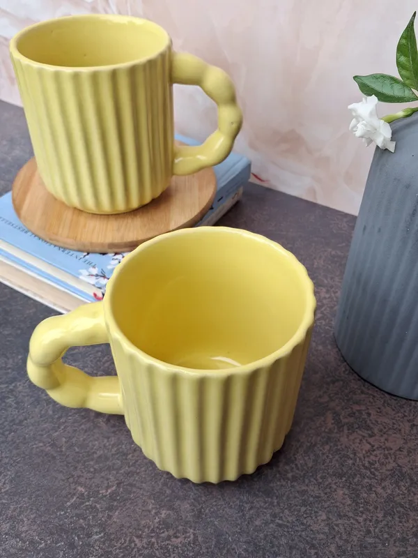 Carved_Line_Design_Large_Size_Mug_With_Stylish_Handle-_Large(380ml)