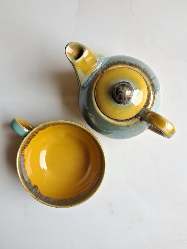 Craftokri_Stylish_Cup_&_Small_Kettle_Set(Set_of_2)