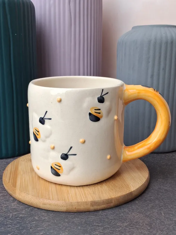 Honey_Bee_Art_Handcrafted_Ceramic_Coffee_Mug_Exquisite_Handcrafted_Charm-_Medium(250ml)