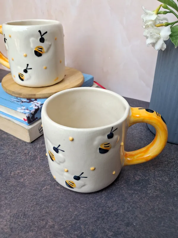 Honey_Bee_Art_Handcrafted_Ceramic_Coffee_Mug_Exquisite_Handcrafted_Charm-_Medium(250ml)
