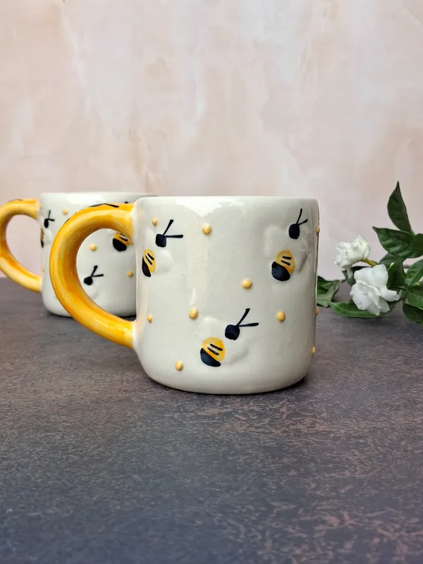 Honey_Bee_Art_Handcrafted_Ceramic_Coffee_Mug_Exquisite_Handcrafted_Charm-_Medium(250ml)