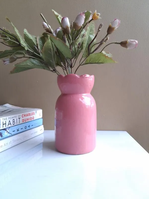 Handcrafted_Pink_Vase_-_Artisanal_Craft_for_Beautiful_Floral_Displays