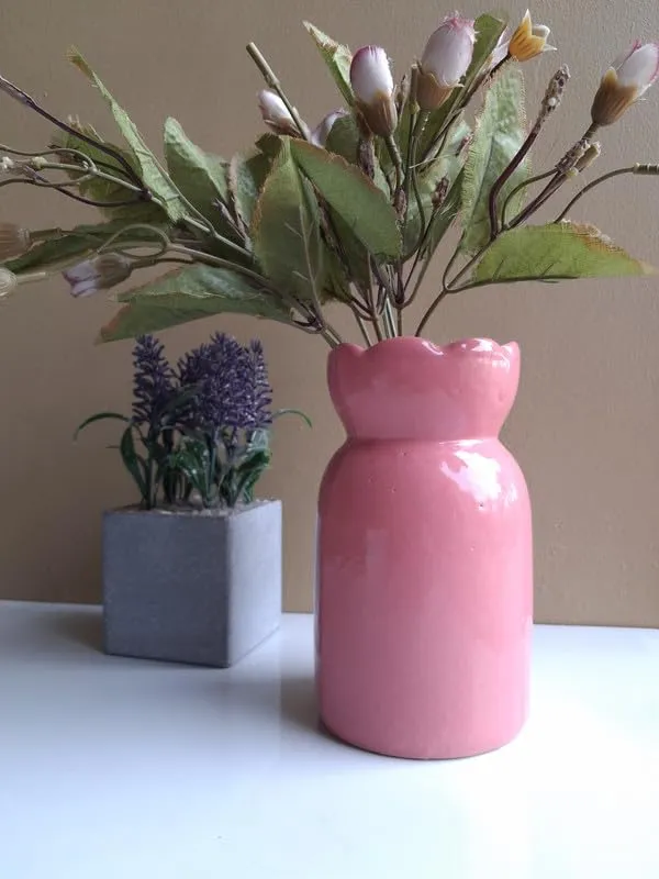 Handcrafted_Pink_Vase_-_Artisanal_Craft_for_Beautiful_Floral_Displays