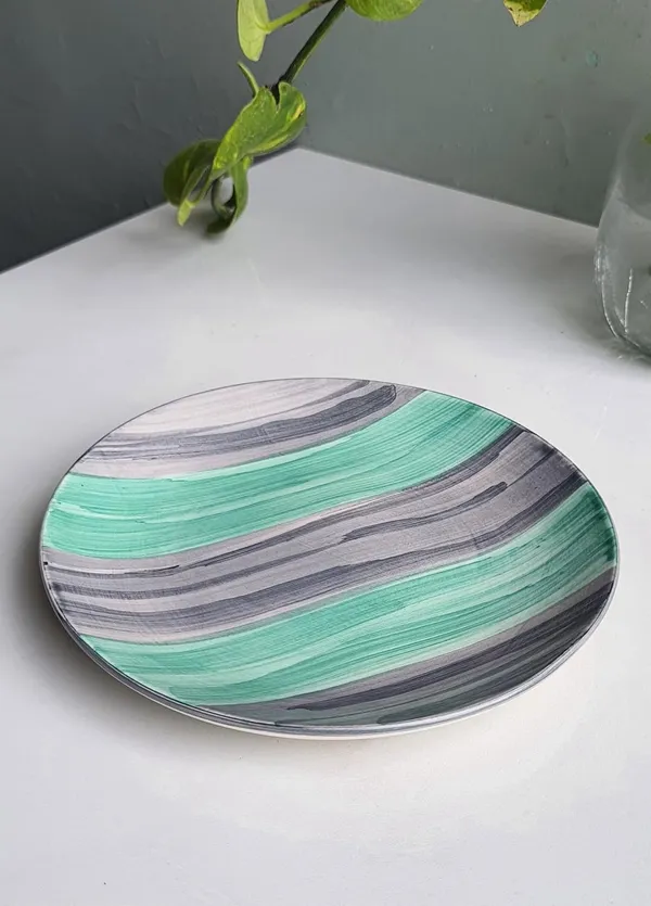 Multicolor_Ceramic_Quarter_Plate_Elegant_Dining_Essential_18X18X3Cm