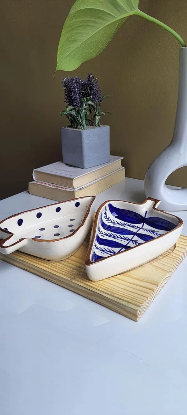 Ceramic_Handcrafted_Leaf_Shape_Snack_Serving_Platter_with_Tray