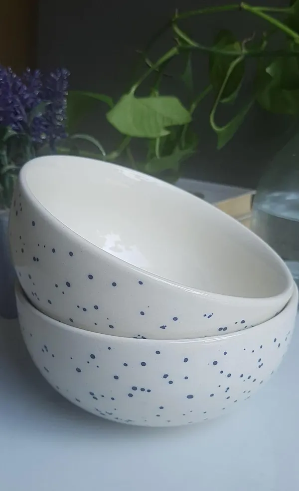Ceramic_Handcrafted_Blue_Dotted_Serving_Cum_Snack_Bowl:_(16x8_cm)-Cream