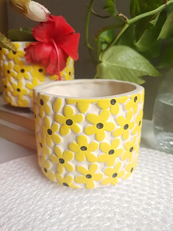Ceramic_Handcrafted_Elegant_&_Portable_Flower_Pot__Perfect_for_Small_Plants_&_Succulents-_Yellow