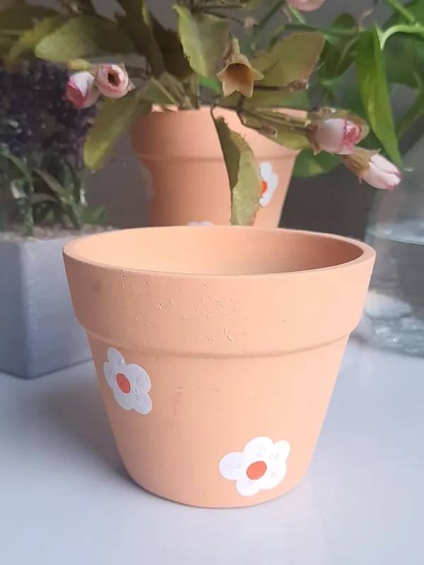 Ceramic_Handcrafted_Floral_Portable_Flower_Pot__Perfect_for_Small_Plants_&_Succulents-_Fire_Bush(11x11x10cm)
