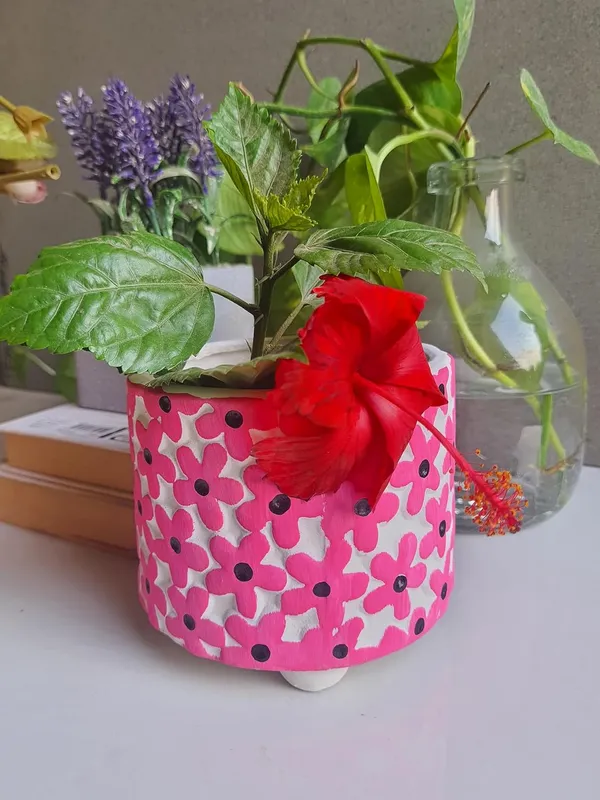 Ceramic_Handcrafted_Carved_Portable_Flower_Pot_Perfect_for_Small_Plants_&_Herbs-_Pink