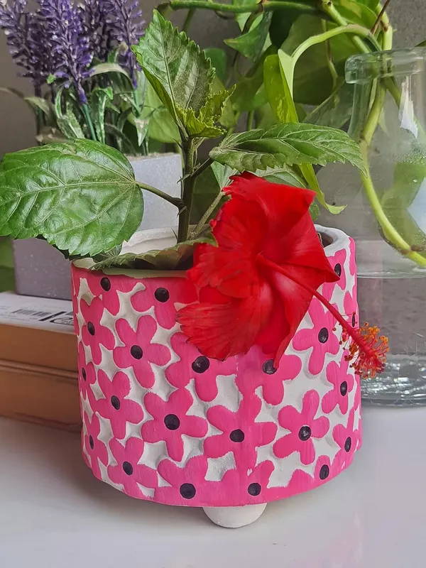 Ceramic_Handcrafted_Carved_Portable_Flower_Pot_Perfect_for_Small_Plants_&_Herbs-_Pink