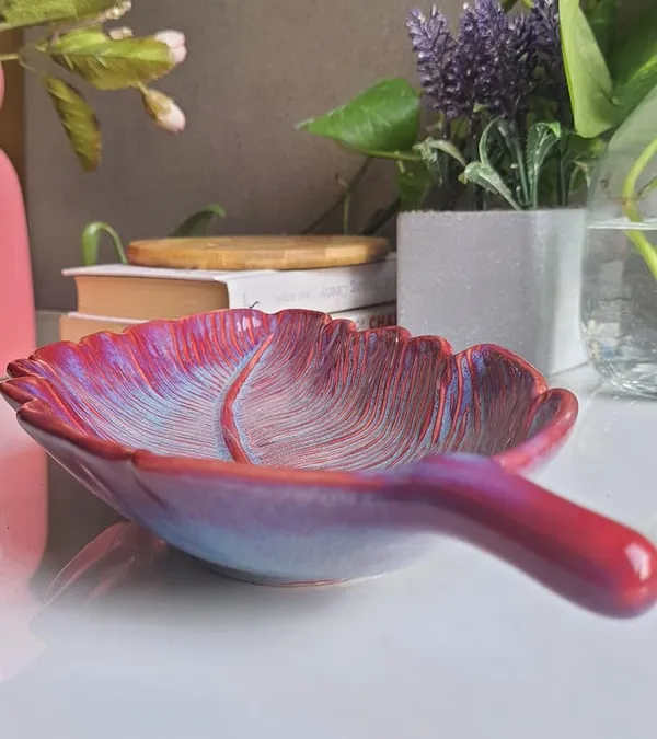 Leaf_Shape_Serving_Platter__Assorted_Handcrafted_Ceramic_Dish_for_Elegant_Dining_(Pack_of_1)