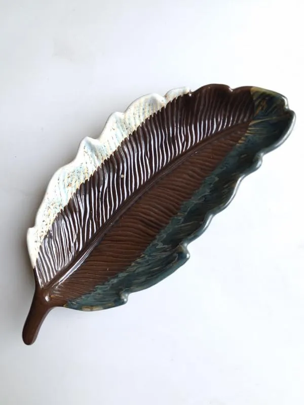 Leaf_Shape_Serving_Platter__Assorted_Handcrafted_Ceramic_Dish_for_Elegant_Dining_(Pack_of_1)