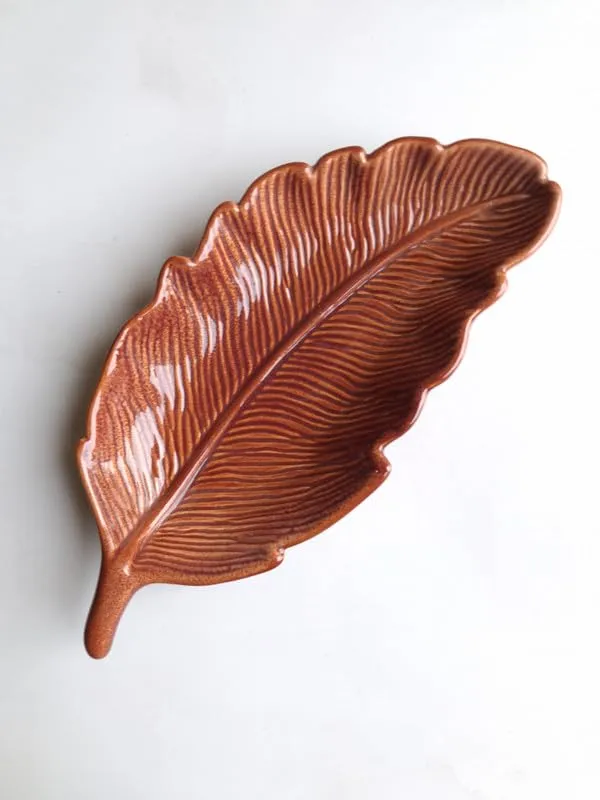 Leaf_Shape_Serving_Platter__Assorted_Handcrafted_Ceramic_Dish_for_Elegant_Dining_(Pack_of_1)