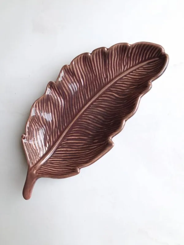 Leaf_Shape_Serving_Platter__Assorted_Handcrafted_Ceramic_Dish_for_Elegant_Dining_(Pack_of_1)