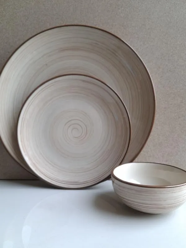 Handcrafted_Dinner_Set_-_Cream_Spiral_?_Elegant_Ceramic_Tableware_for_Stylish_Dining