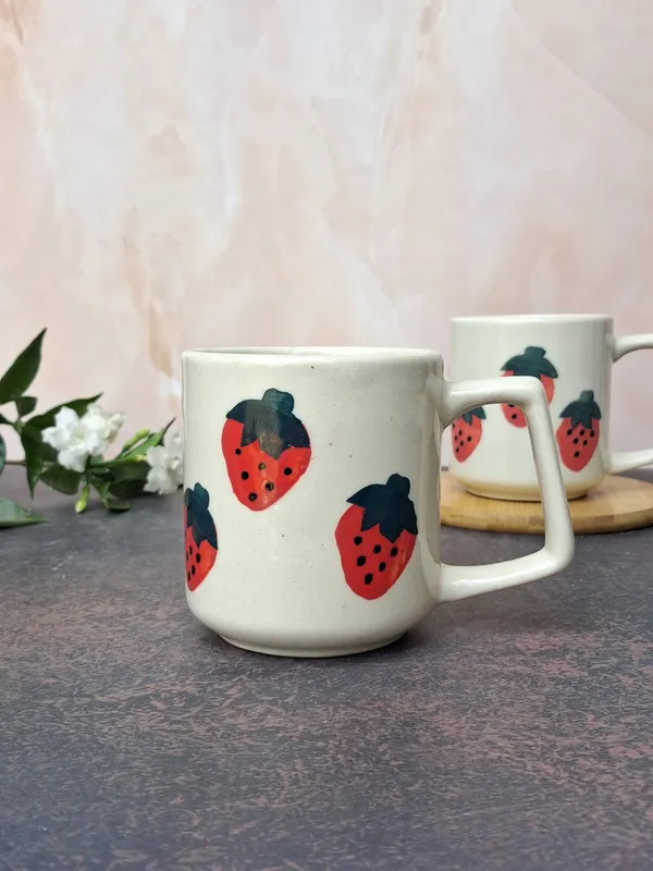 Strawberry_Art_Design_Ceramic_Coffee_Mug_Artisanal_Charm-_Medium(250ml)