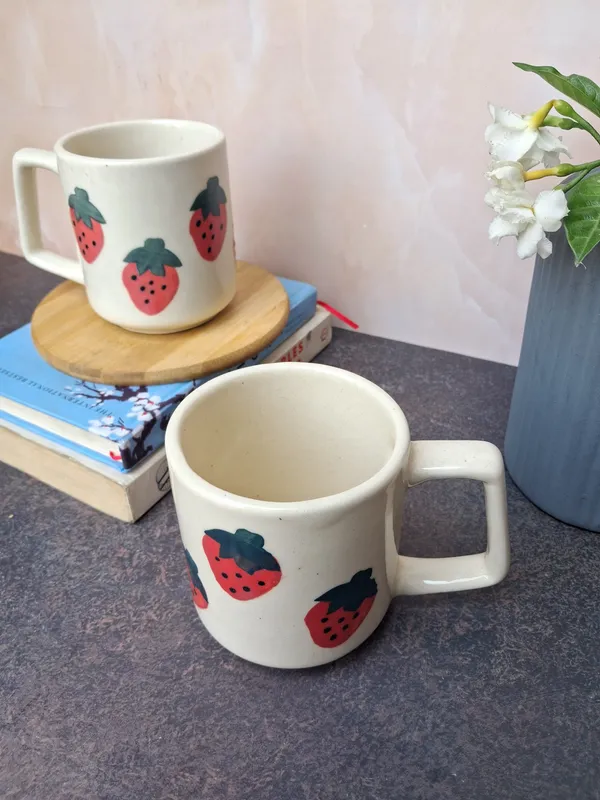 Strawberry_Art_Design_Ceramic_Coffee_Mug_Artisanal_Charm-_Medium(250ml)
