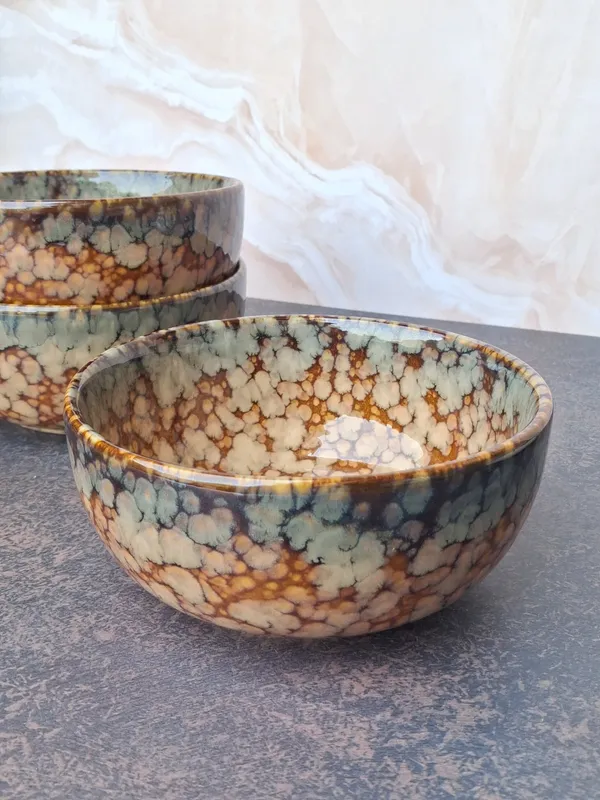 Golden_Brown_Ceramic_Bowl_Medium_Size_Elegant_Kitchen_Serving_Bowls