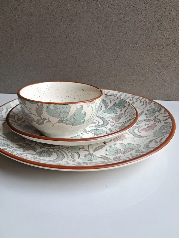 Ceramic_Dinnerware_Set_With_Floral_Design,_Full_Plate,_Quarter_Plate_&_Bowl,_Stylish_And_Functional_(Pack_Of_3)
