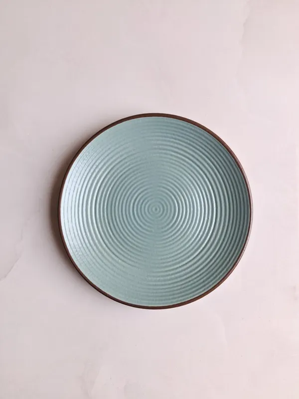 Green_Ceramic_Quarter_Plate_Elegant_Dining_Essential