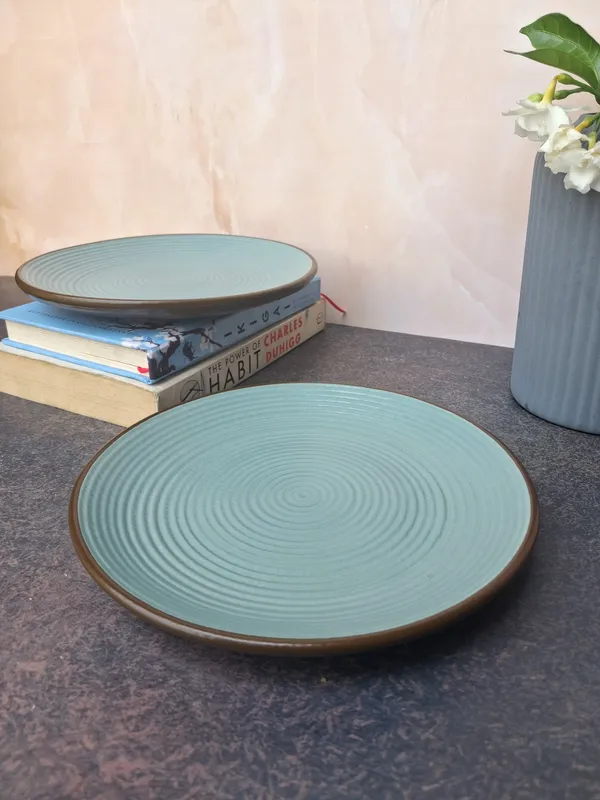 Green_Ceramic_Quarter_Plate_Elegant_Dining_Essential