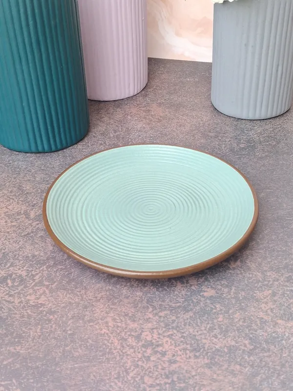 Green_Ceramic_Quarter_Plate_Elegant_Dining_Essential