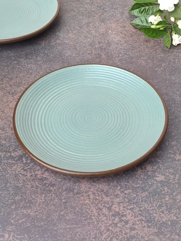 Green_Ceramic_Quarter_Plate_Elegant_Dining_Essential