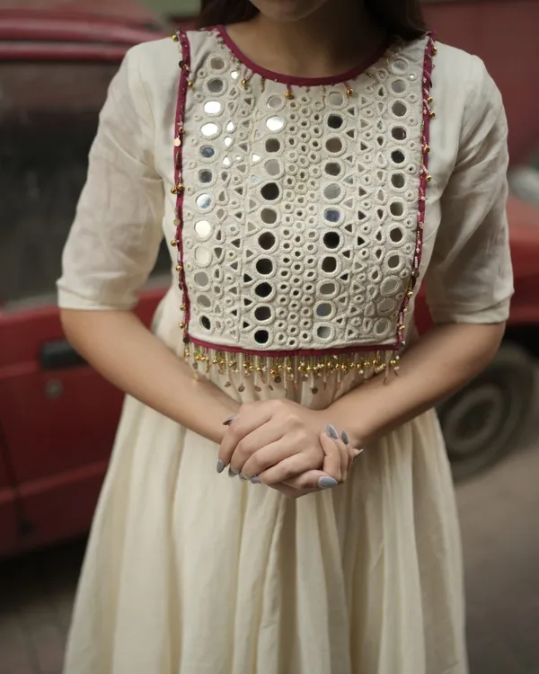 Royal_Off_White_Hand_Work_Anarkali_Kurta
