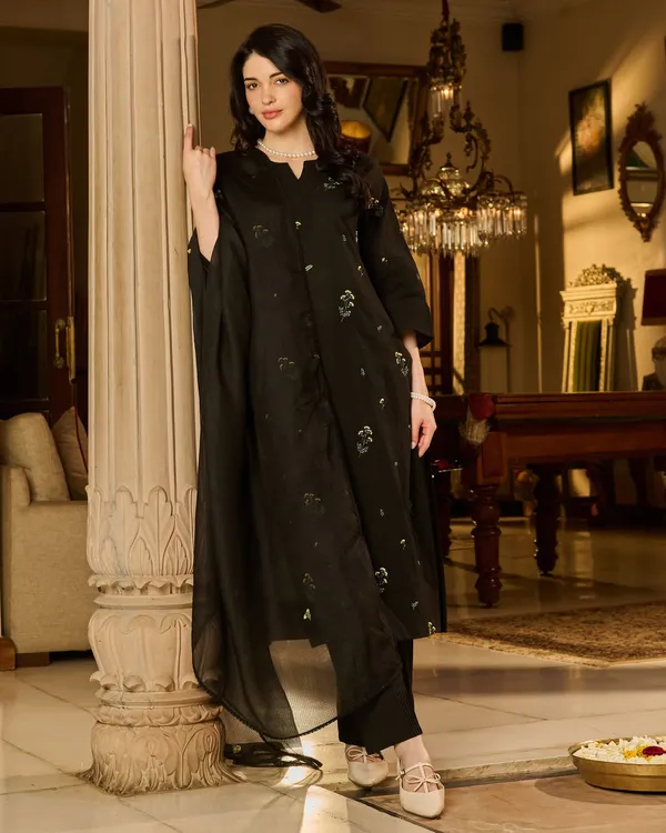 Summer_Pure_Cotton_Embroidery_Work_Kurta_Set