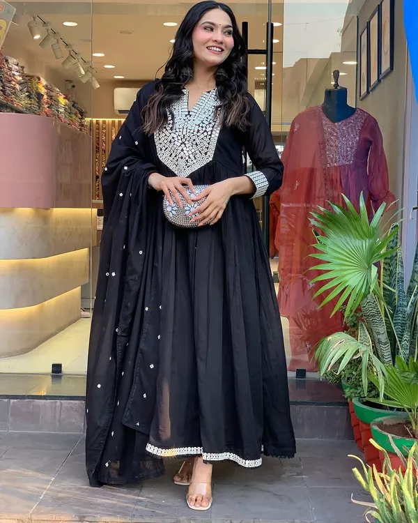 Black_Cotton_Embroidered_Kurta_pant_with_Dupatta_Set