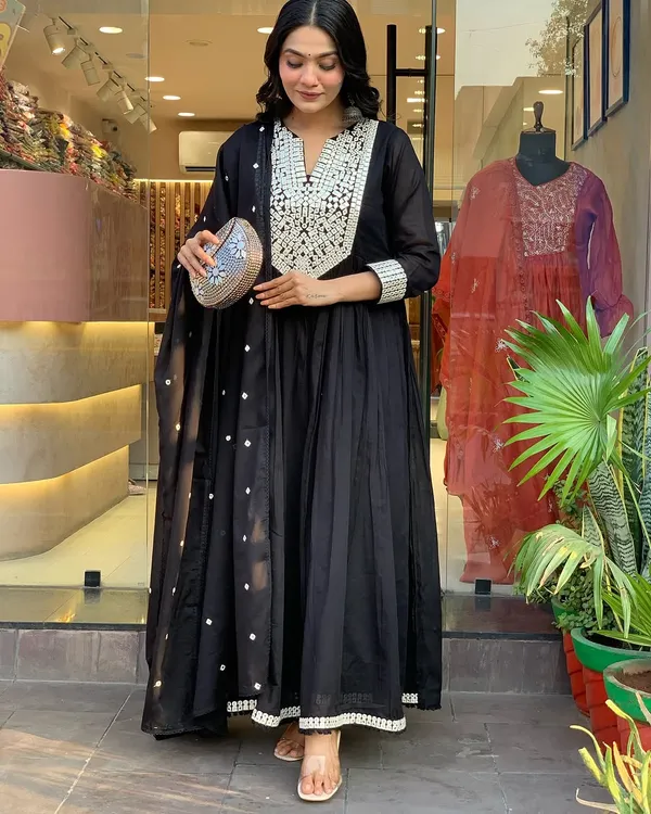 Black_Cotton_Embroidered_Kurta_pant_with_Dupatta_Set