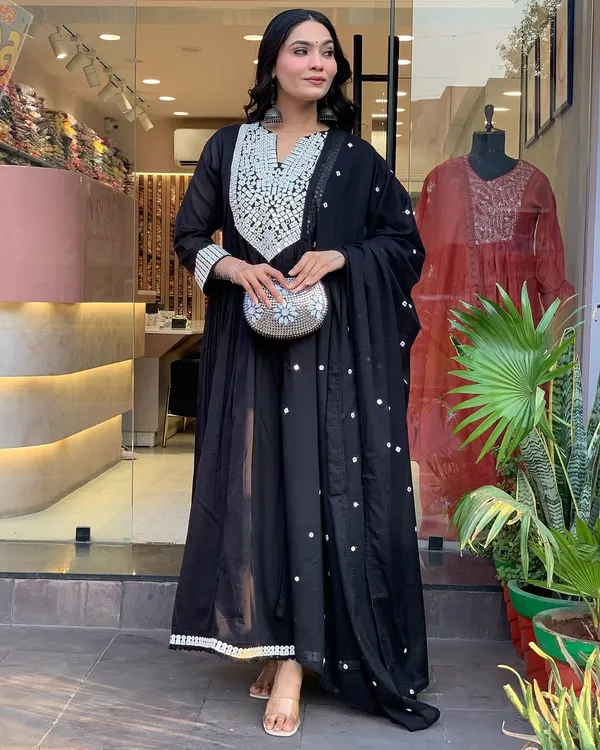 Black_Cotton_Embroidered_Kurta_pant_with_Dupatta_Set