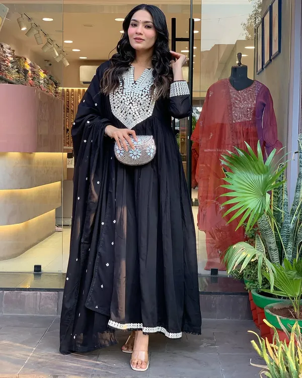 Black_Cotton_Embroidered_Kurta_pant_with_Dupatta_Set