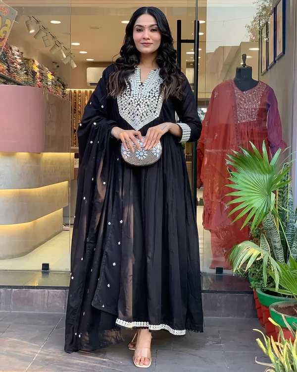 Black_Cotton_Embroidered_Kurta_pant_with_Dupatta_Set