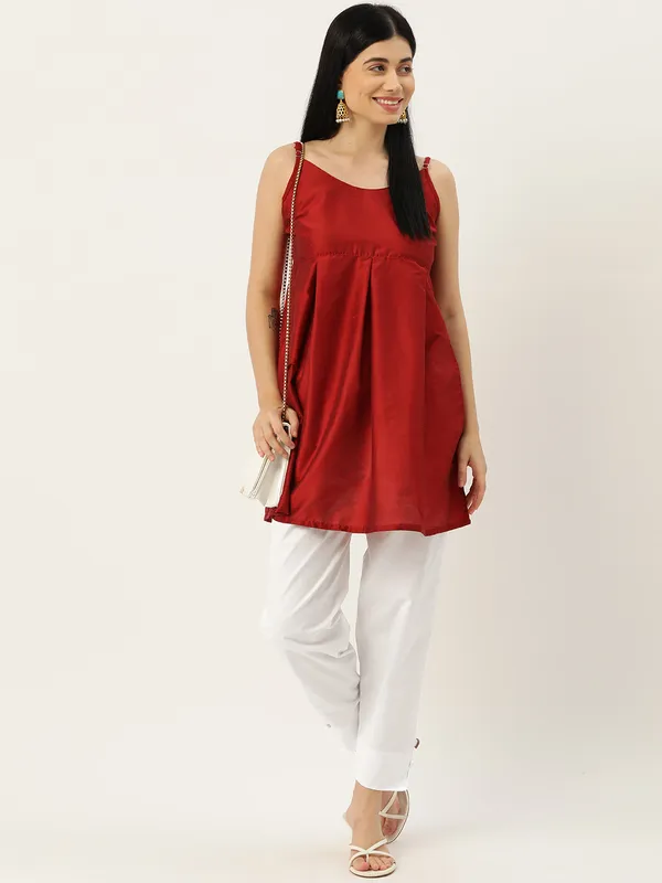 White_Pure_Cotton_Two_Pockets_Mid-RIse_Regular_Fit_Cropped_Pant