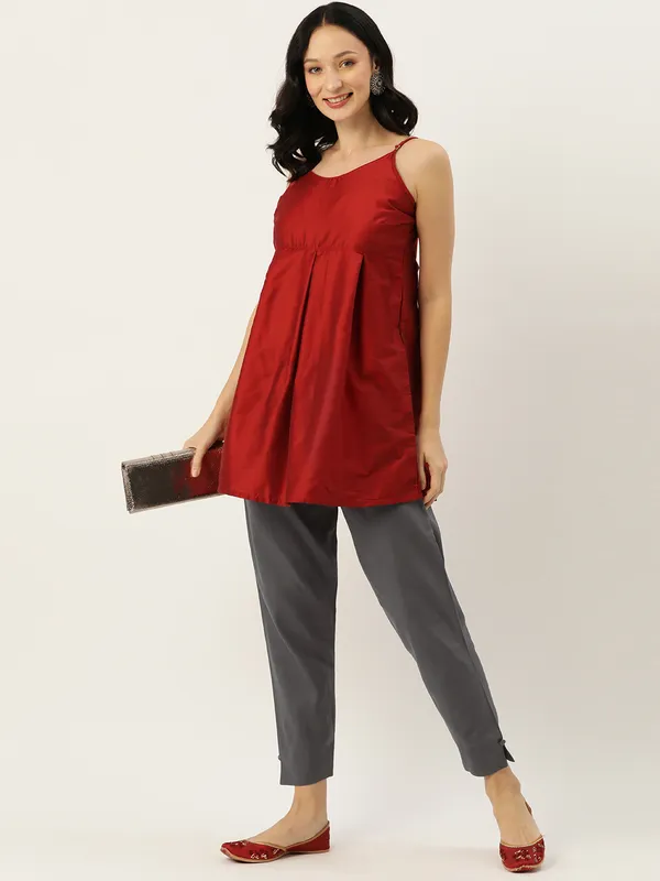 Charcoal_Grey_Pure_Cotton_Two_Pockets_Mid-RIse_Regular_Fit_Cropped_Pant