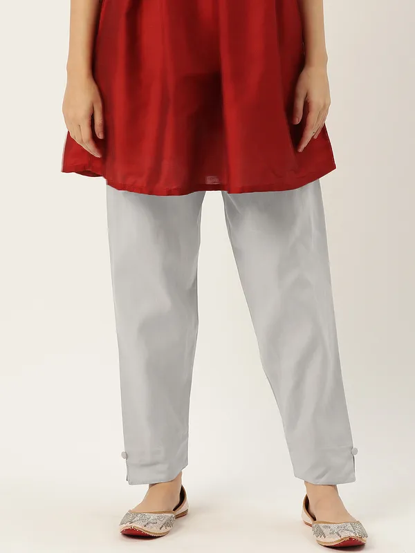Light_Grey_Pure_Cotton_Two_Pockets_Mid-RIse_Regular_Fit_Cropped_Pant