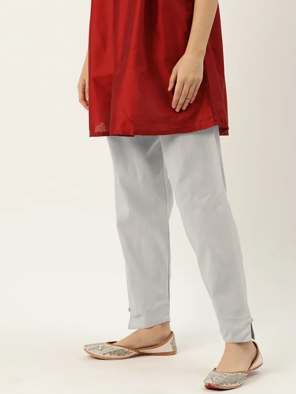 Light_Grey_Pure_Cotton_Two_Pockets_Mid-RIse_Regular_Fit_Cropped_Pant