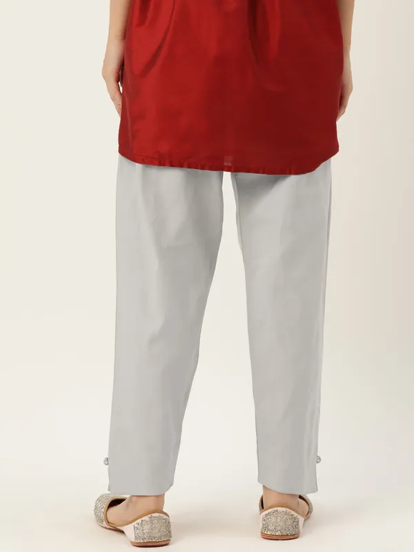 Light_Grey_Pure_Cotton_Two_Pockets_Mid-RIse_Regular_Fit_Cropped_Pant