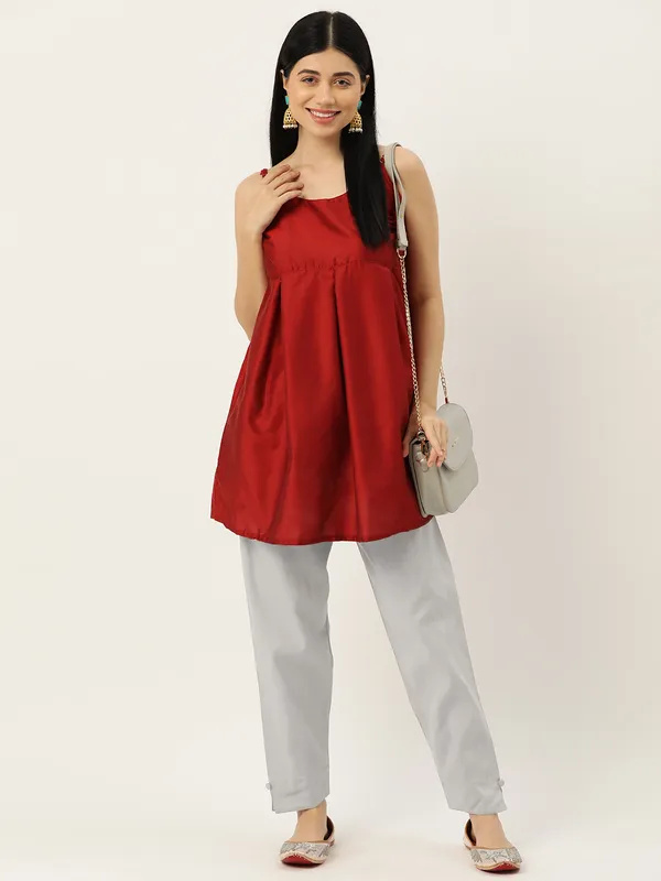 Light_Grey_Pure_Cotton_Two_Pockets_Mid-RIse_Regular_Fit_Cropped_Pant