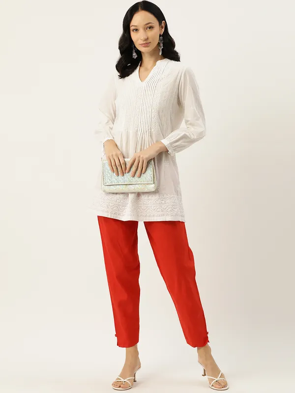 Red_Pure_Cotton_Two_Pockets_Mid-RIse_Regular_Fit_Cropped_Pant