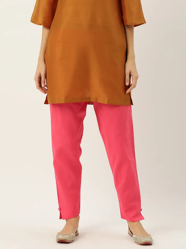 Rose_Pure_Cotton_Two_Pockets_Mid-RIse_Regular_Fit_Cropped_Pant