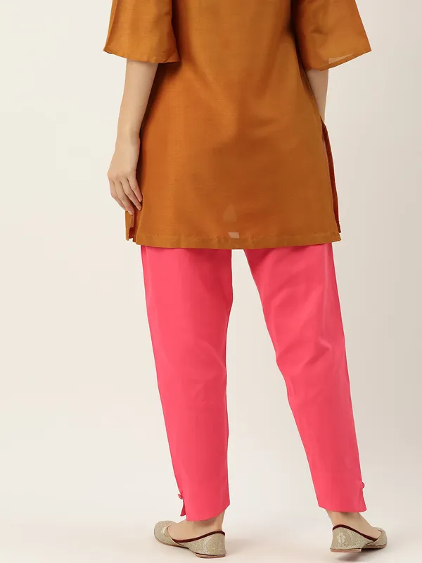 Rose_Pure_Cotton_Two_Pockets_Mid-RIse_Regular_Fit_Cropped_Pant