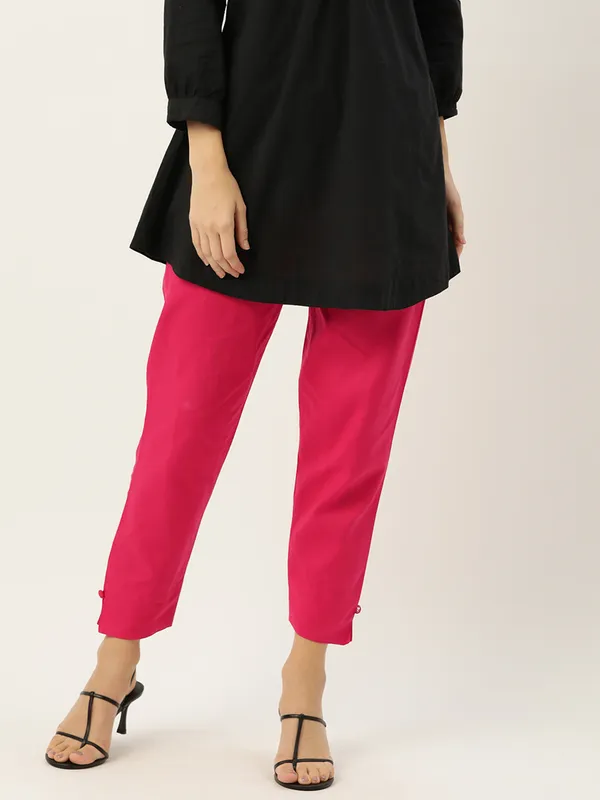 Pink_Pure_Cotton_Two_Pockets_Mid-RIse_Regular_Fit_Cropped_Pant