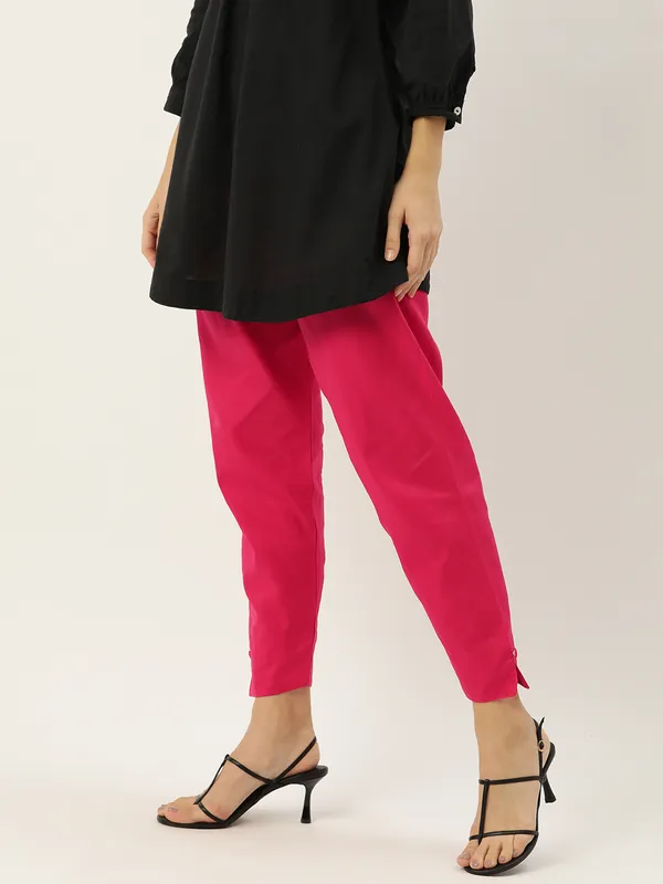 Pink_Pure_Cotton_Two_Pockets_Mid-RIse_Regular_Fit_Cropped_Pant