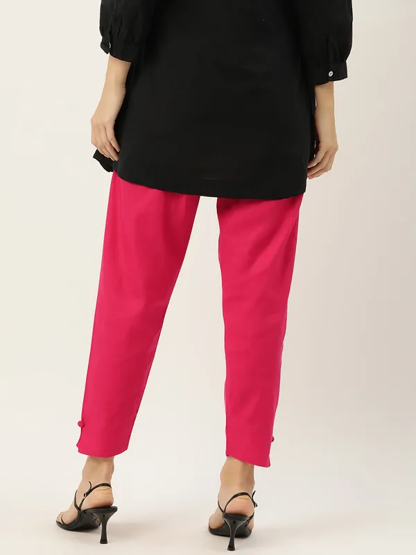 Pink_Pure_Cotton_Two_Pockets_Mid-RIse_Regular_Fit_Cropped_Pant