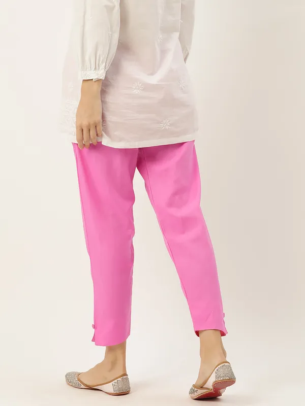 Baby_Pink_Pure_Cotton_Two_Pockets_Mid-RIse_Regular_Fit_Cropped_Pant
